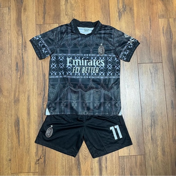 AC Milan Pulisic Soccer Jersey - Picture 1 of 5